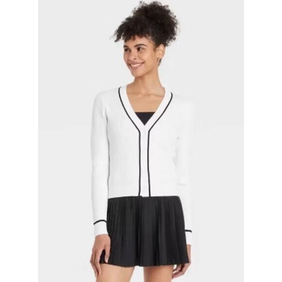 $30 New All In Motion White Ribbed Cardigan - Small - Picture 1 of 8